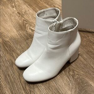 TOP Moda White Ankle Booties with Block Heel